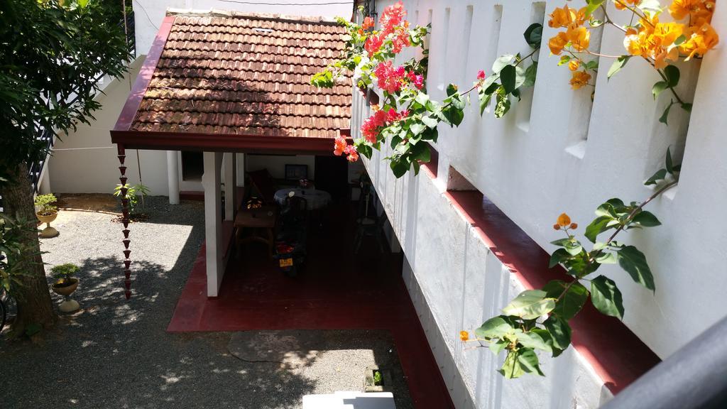 Desitha Family House Hotel มิริสซา ภายนอก รูปภาพ